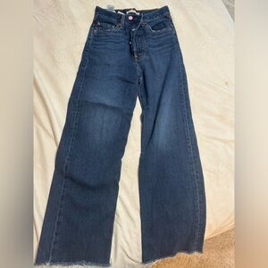 Levi’s rib cage straight ankle with ruffle at bottom